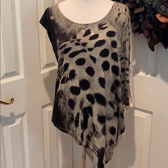 Express Tops - Express asymmetrical printed shirt with shine